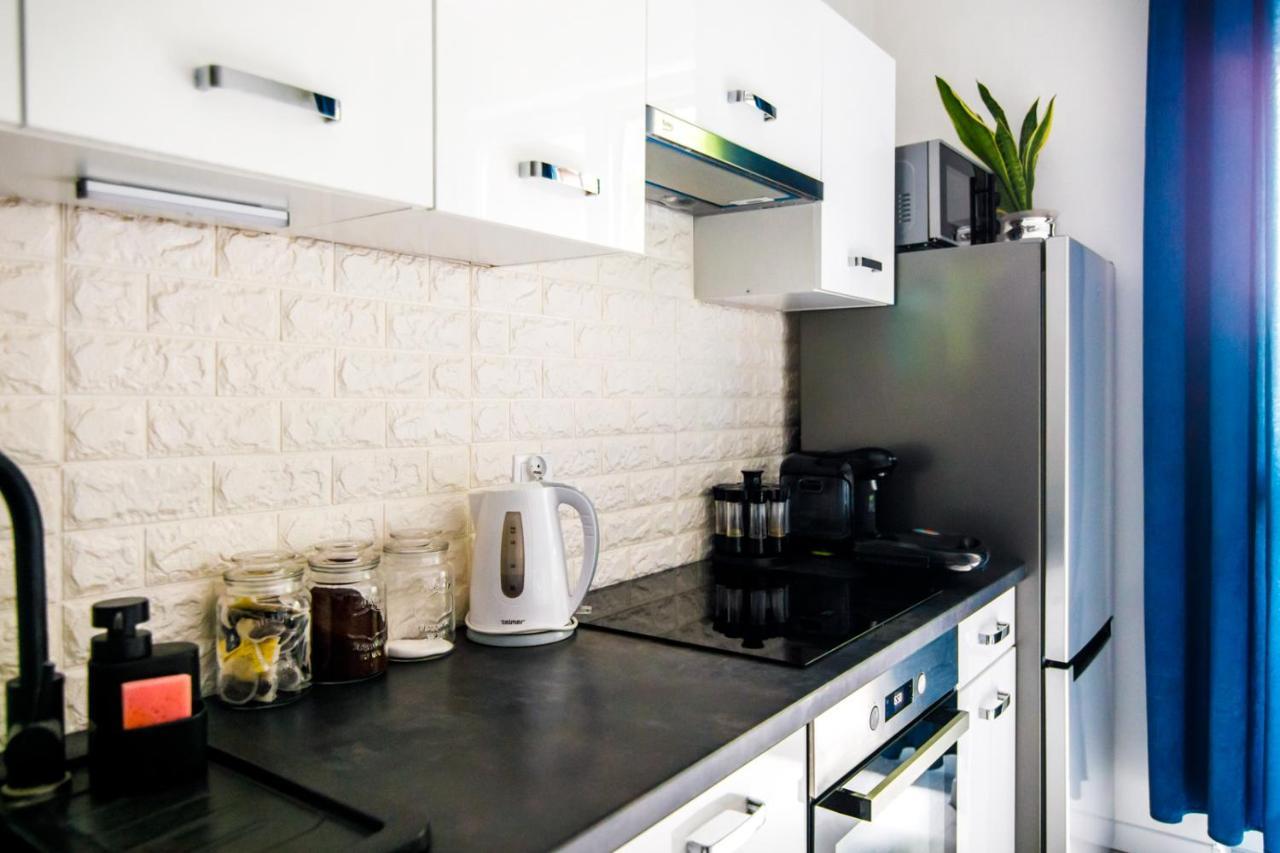 شقة Apartament White ايوافا المظهر الخارجي الصورة