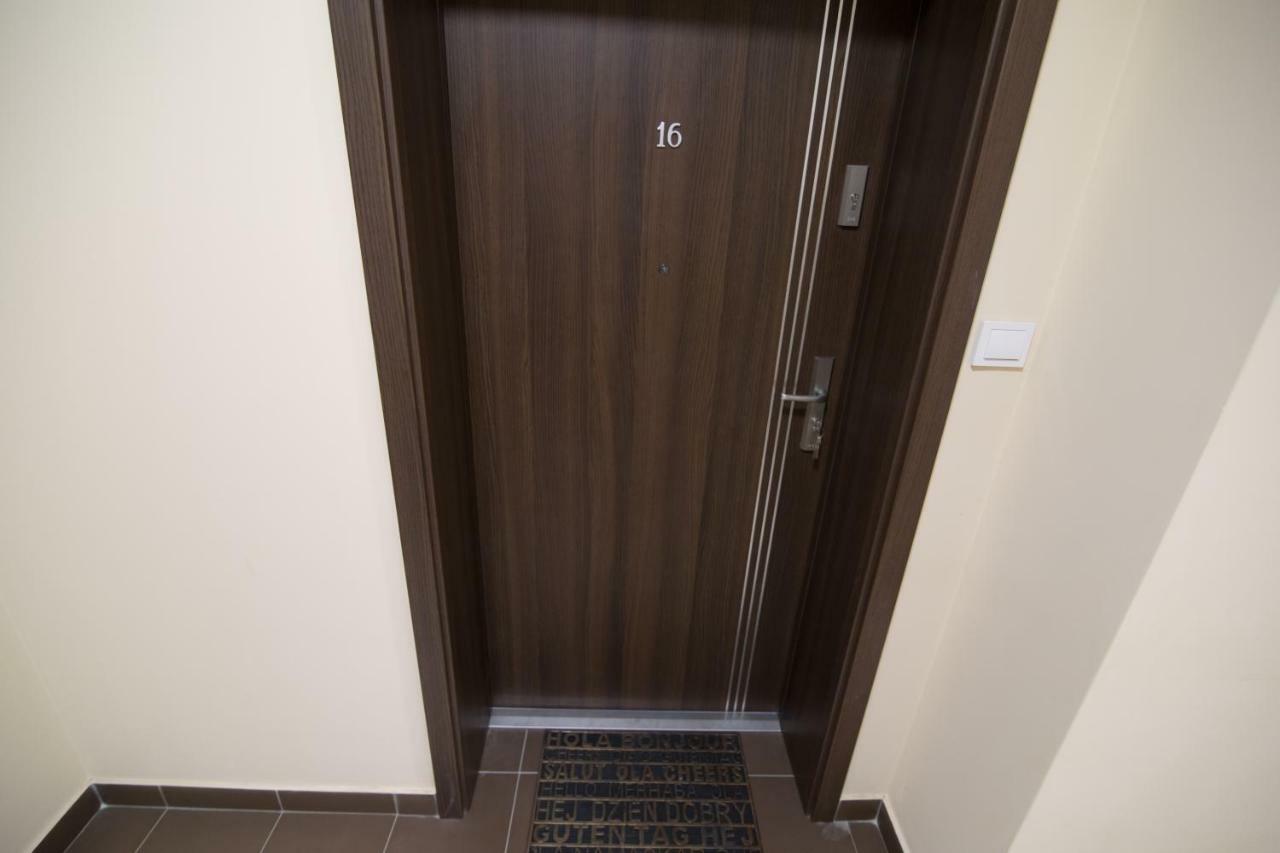 شقة Apartament White ايوافا المظهر الخارجي الصورة