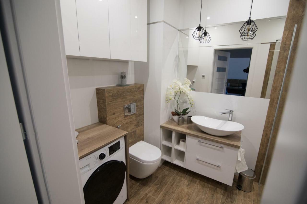 شقة Apartament White ايوافا المظهر الخارجي الصورة